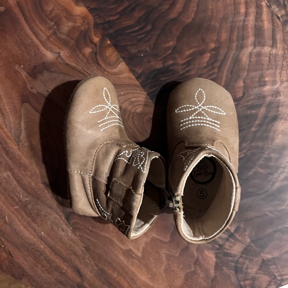 Little love bug zero drop shoes size 5c